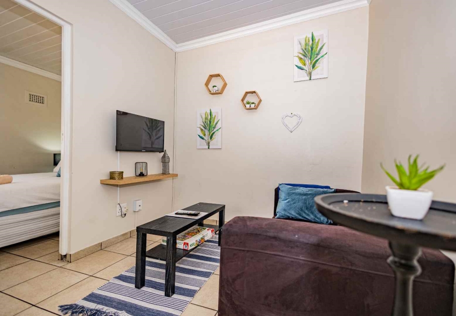To Let 1 Bedroom Property for Rent in Oakdale Western Cape